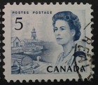 TIMBRE STAMP CANADA QUEEN ELISABETH TOTEM PACIFIQUE VILLAGE DE PECHE 1967