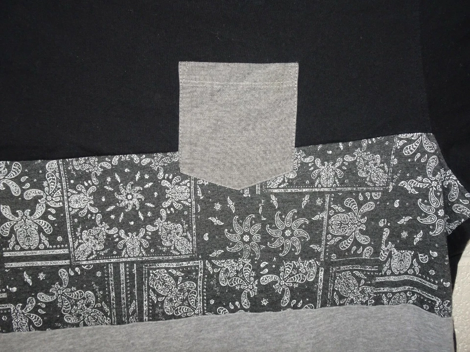 LR Scoop LRS 2 Tone T Shirt Pocket Paisley Band XXL 2XL Gray Black EUC - image 2 of 4