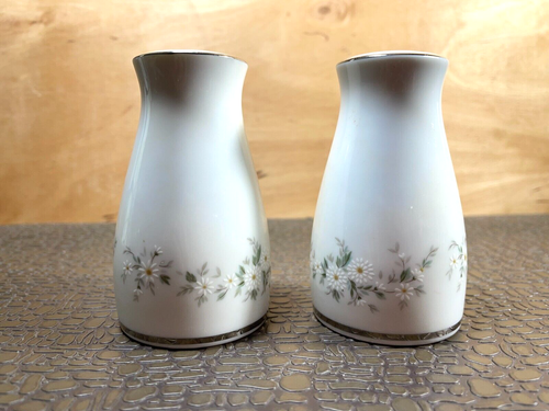 1960's Noritake "Annabelle" 6856 Salt and Pepper Shakers - Picture 3 of 6