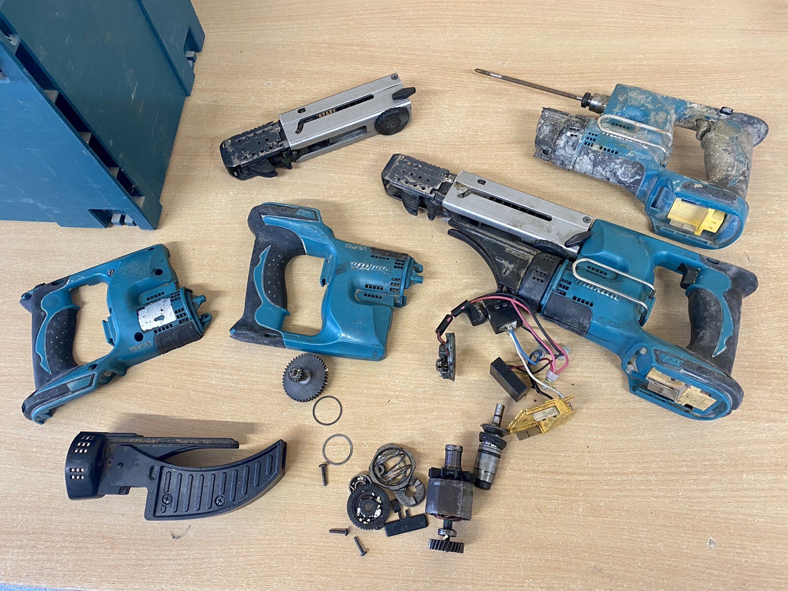 Makita BFR550 18v Cordless Screwguns For Parts Only eBay