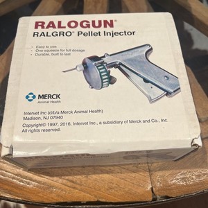 Ralogun Ralgro Pellet Injector Sealed New in box Merck Animal Health Cattle 
