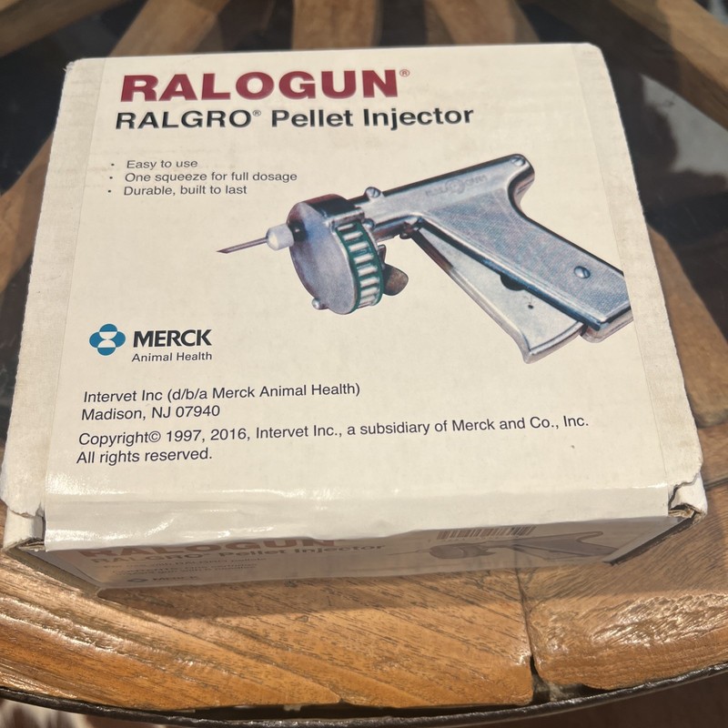 Ralogun Ralgro Pellet Injector Sealed New in box Merck Animal Health Cattle 