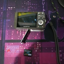 Olympus Stylus 600 All-Weather 6.0MP Digital Camera Point  Shoot - UNTESTED