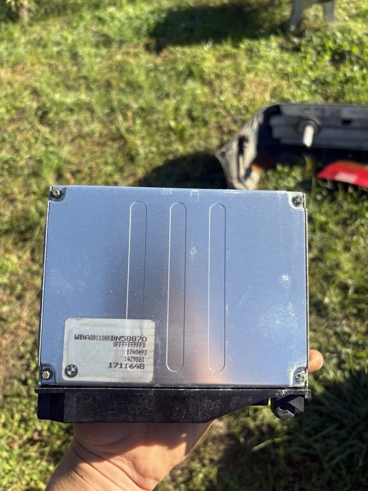 12141429999 Centralina iniezione  motore BMW Serie 5 (E39) 520i 24V Berlina - Immagine 2 di 4