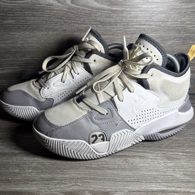 Nike Jordan Stay Loyal 2 Turnschuhe Jugendliche ältere Kinder UK Größe 5,5 DQ8398-103