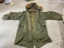 US ARMY  M51 FISHTAIL PARKA COMPLETE with fur  1952  Large  W LINER LT BEERS