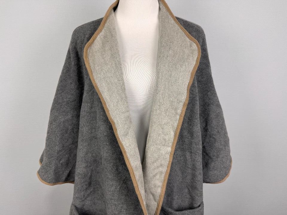 Vintage AKRIS PUNTO Wool Angora Gray Pockets Two Side Snap Poncho Coat Sz US 10 - Image 3 of 4