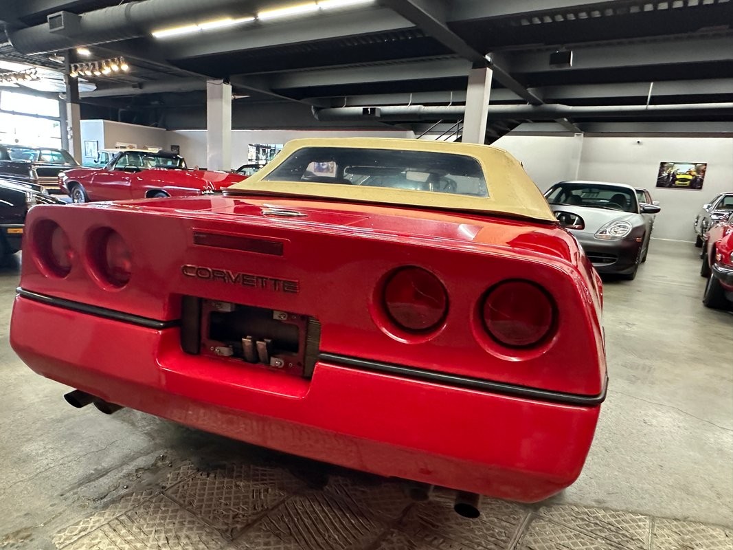 1990 Red Chevrolet Corvette   | C4 Corvette Photo 7