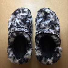 Crocs Classic Fur Sure Animal Print Leopard Womens 7 W7 M5 Clogs Slippers 207303