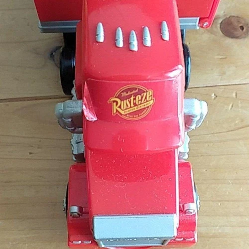 Takara Tomy Tomica Disney Pixar Coches Mantenimiento Dock Mack Enviado desde Japón Foto 3 de 4