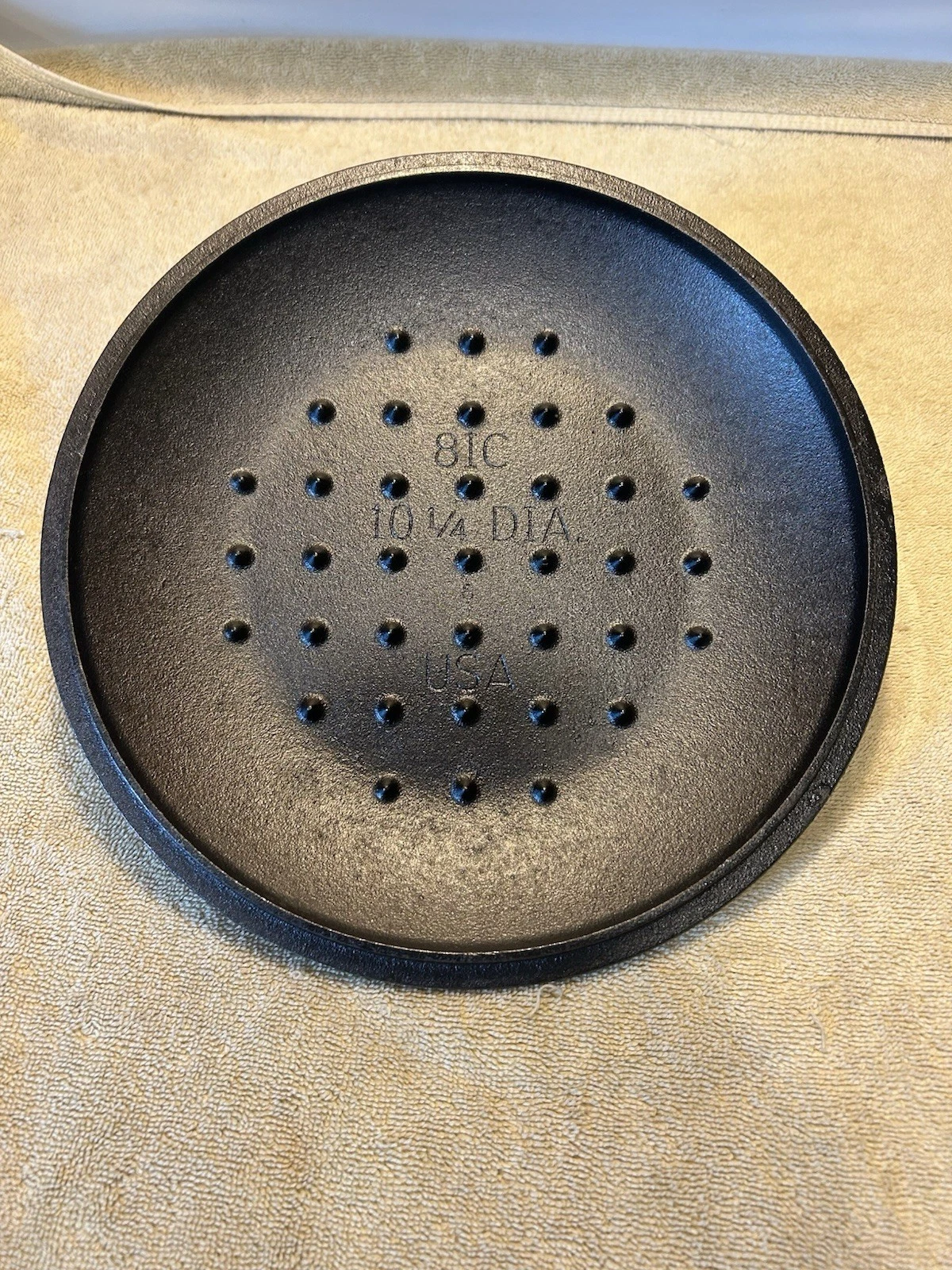 Lodge #8IC Cast Iron Lid 10.25"
