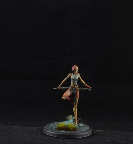 Bemaltes grünes Blatt aus Black Sun Miniaturen, weiblicher Schurken-Assassine - Bild 1 von 5