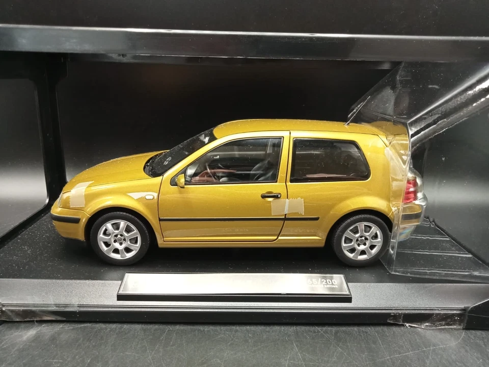 VW Golf IV GTI 1/18 Norev - Immagine 2 di 4