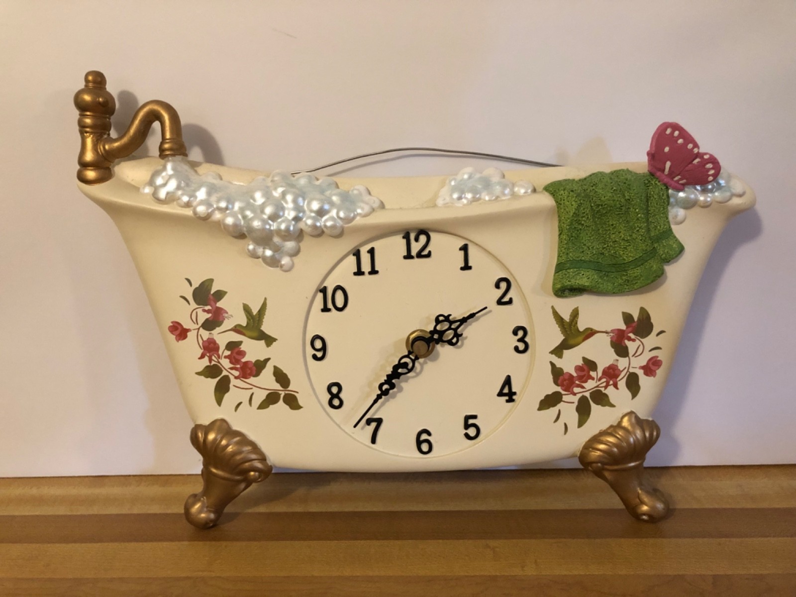Collections Etc. Vintage Clawfoot Bathtub Decor Wall Clock Hummingbirds photo