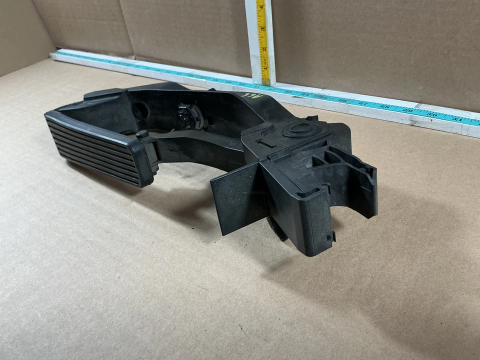 Conjunto de pedal de acelerador Mercedes-Benz E500 W211 2003-2009 A2113000604 OEM Foto 3 de 4