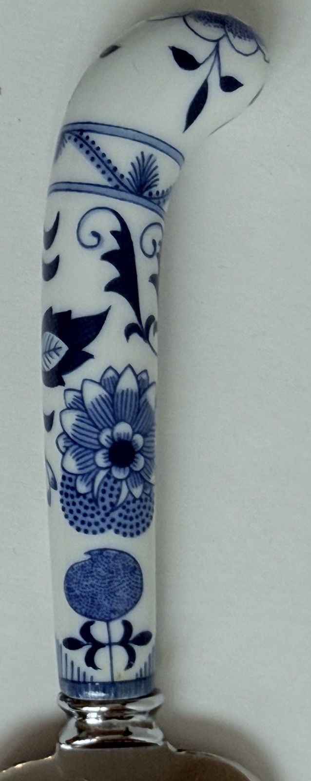 Vintage PRILL Sheffield England Pie Cake Server Blue & White Serrated Edge