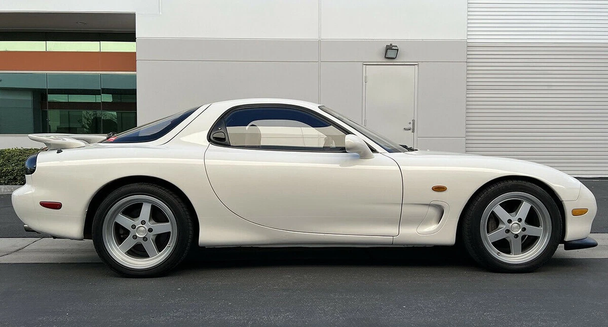 A Special-Edition '95 Mazda RX-7, Straight from Japan