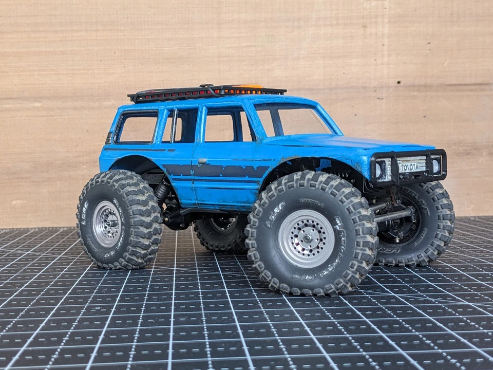 Axial SCX24 1/24 Toyota Land Cruiser 132-137mm C10 Deadbolt RC Crawler Truck - Image 2 of 4