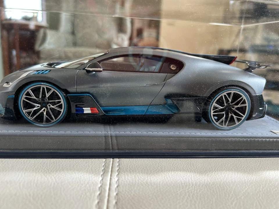 MR Collection BUG09A 1/18 Bugatti Divo The Quail 2018 Configuration Model Car - Image 4 of 4