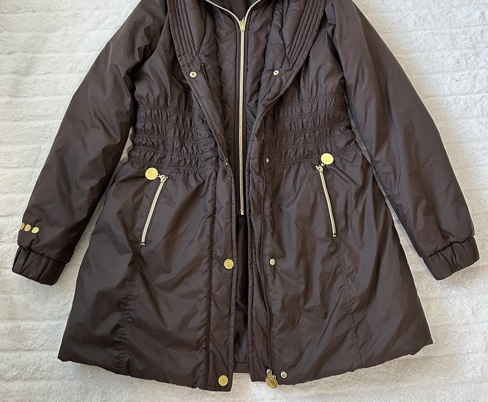 Abrigo Coogi Puffer Marrón Dorado Cremallera Completa y Botón a Presión Chaqueta Spellout Mujer’s M Acogedor Foto 2 de 4