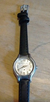 Vintage Gloria Vanderbilt ladies watch, running with new  display picture 3