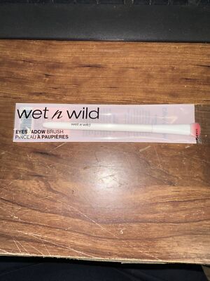 wet n wild Eyeshadow Brush Precision Blending Application Soft Synthetic Fibe...