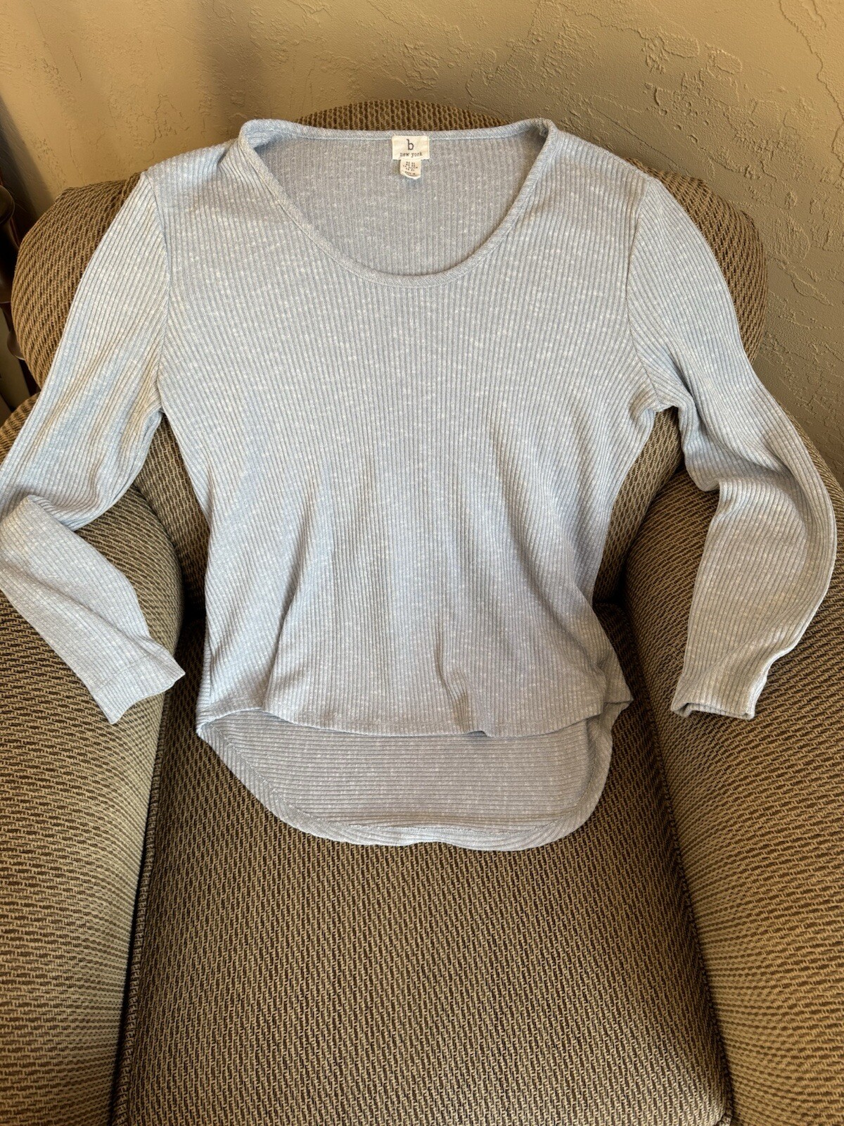 B New York Sweater Women’s Size XL Light Blue Long Sleeve Longer In Back