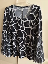 MSK Womens Black Geometric blouse with   shear Flare Sleeve New Stretch size M