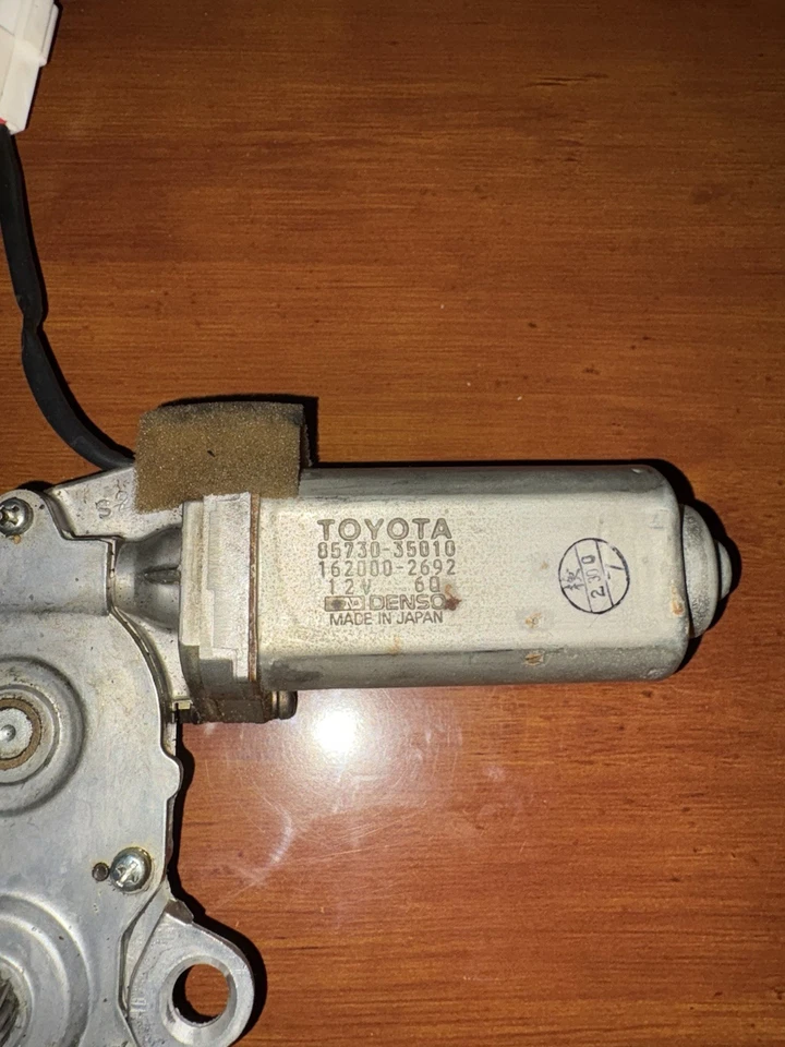 Toyota 4Runner 1992-1995 motor techo corredizo 85730-35010 fabricante de equipos originales usado Japón. Foto 3 de 4