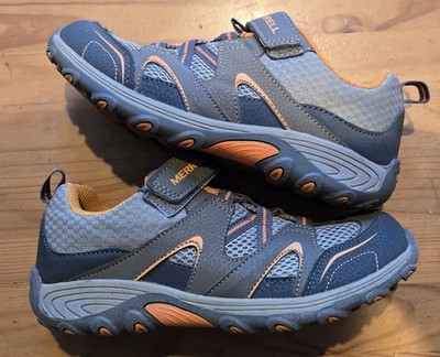 Merrell kids Trail Chaser Size 3 gently used excellent condition