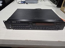Tascam cd-450 master cd player. With analog and digital outputs