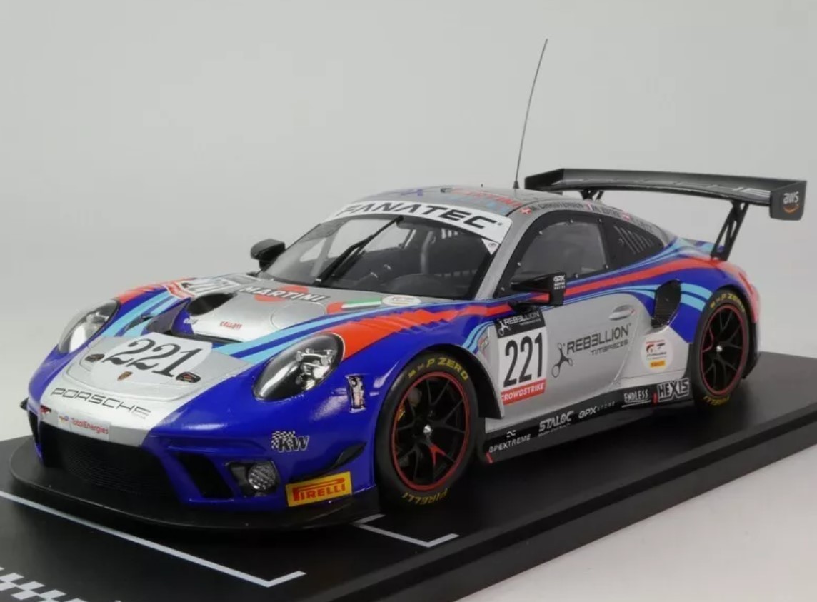 Porsche 911 GT3 R 24h Spa 2022 voiture miniature pour décoration de bureau de passionné