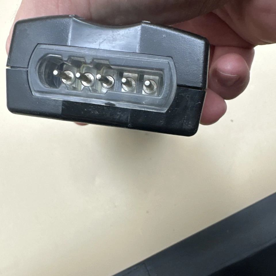 #N32- Targus 90W Universal Wall Power Adapter Laptop Charger APA63US 15-24V - Image 3 of 4