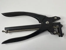 NEVA CLOG Stapling Pliers S-100 STAPLER Vintage USA Tool Bridgeport CT Black FS