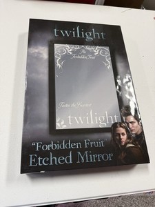 Twilight Saga-EXTREMELY RARE-Forbidden Fruit Etched Mirror NECA