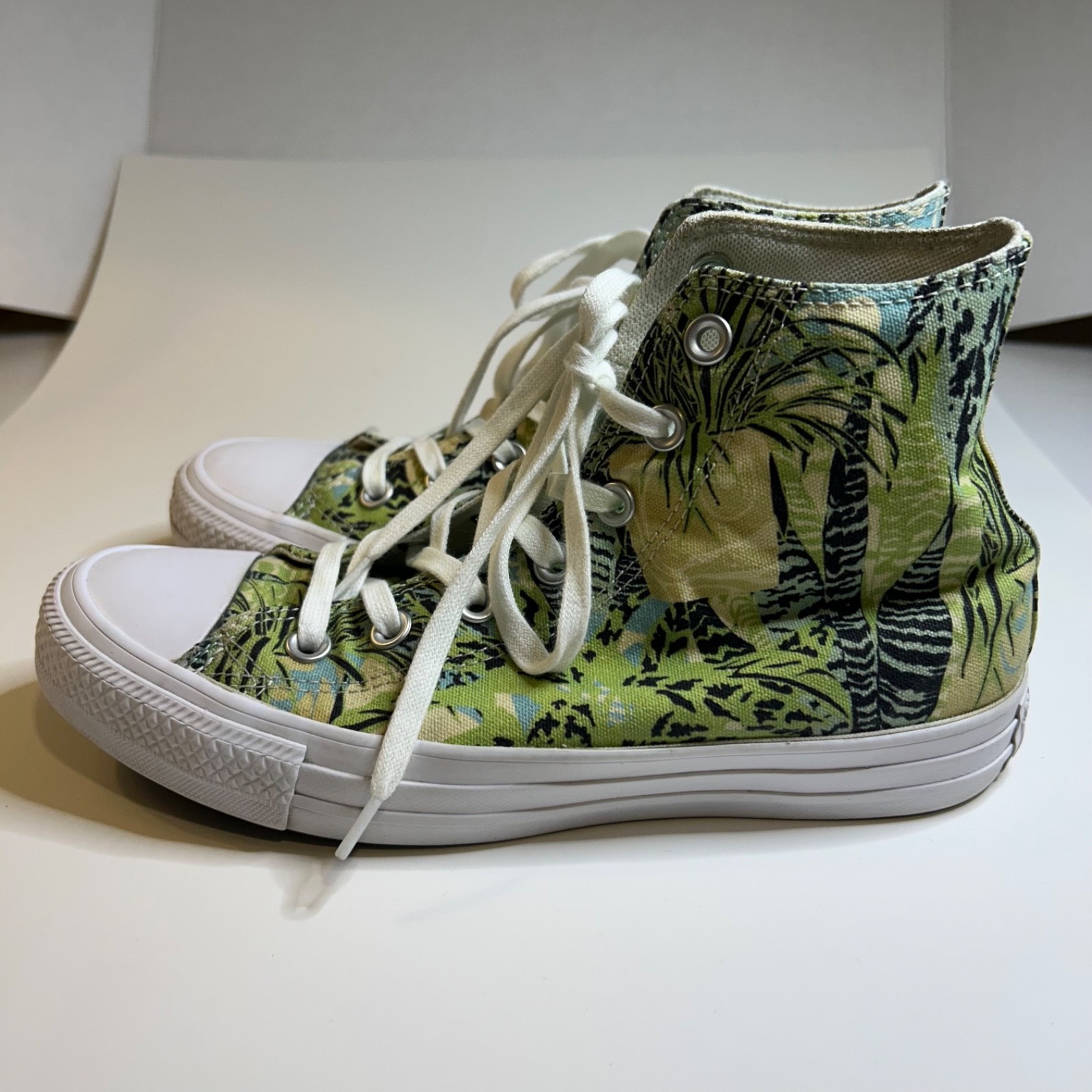 Converse High-Top Chuck Taylor All Star CTAS Canvas Tropical Green Floral Sz 7.5 thumbnail 6