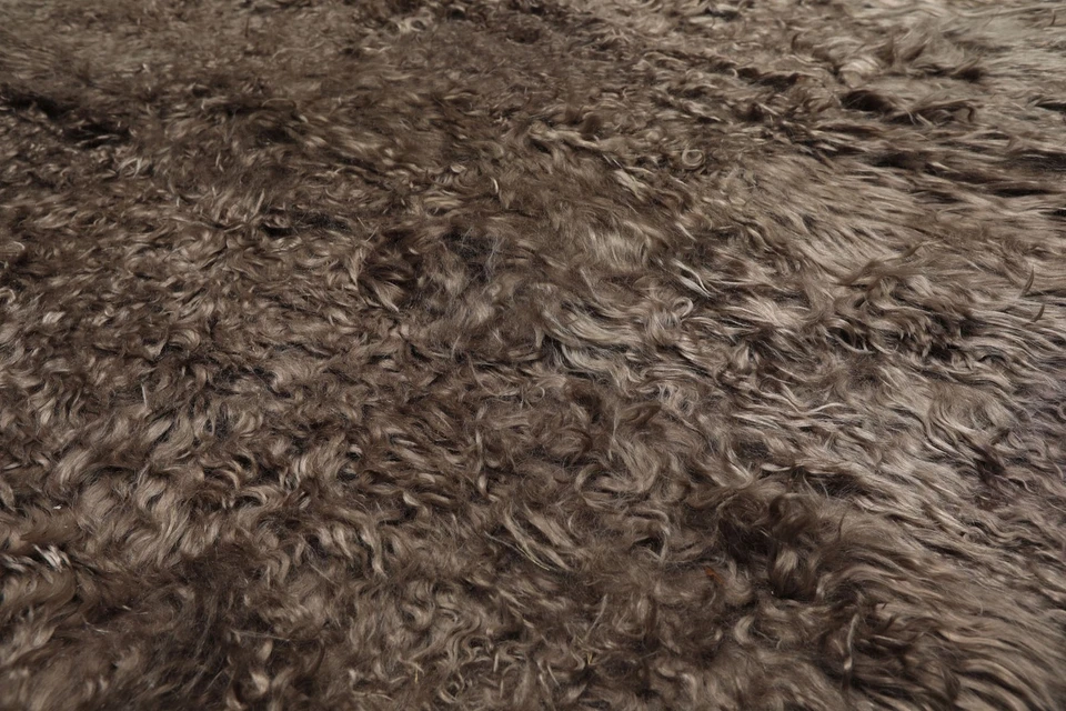 9'5''x9'5'' Square Machine Made Polyster Brown Shag Plush Pile Felt Backing Rug - Image 3 of 4