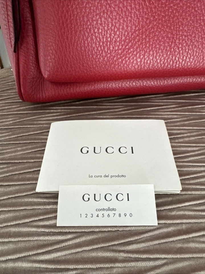 Mochila Gucci Soho de cuero rojo Foto 2 de 3