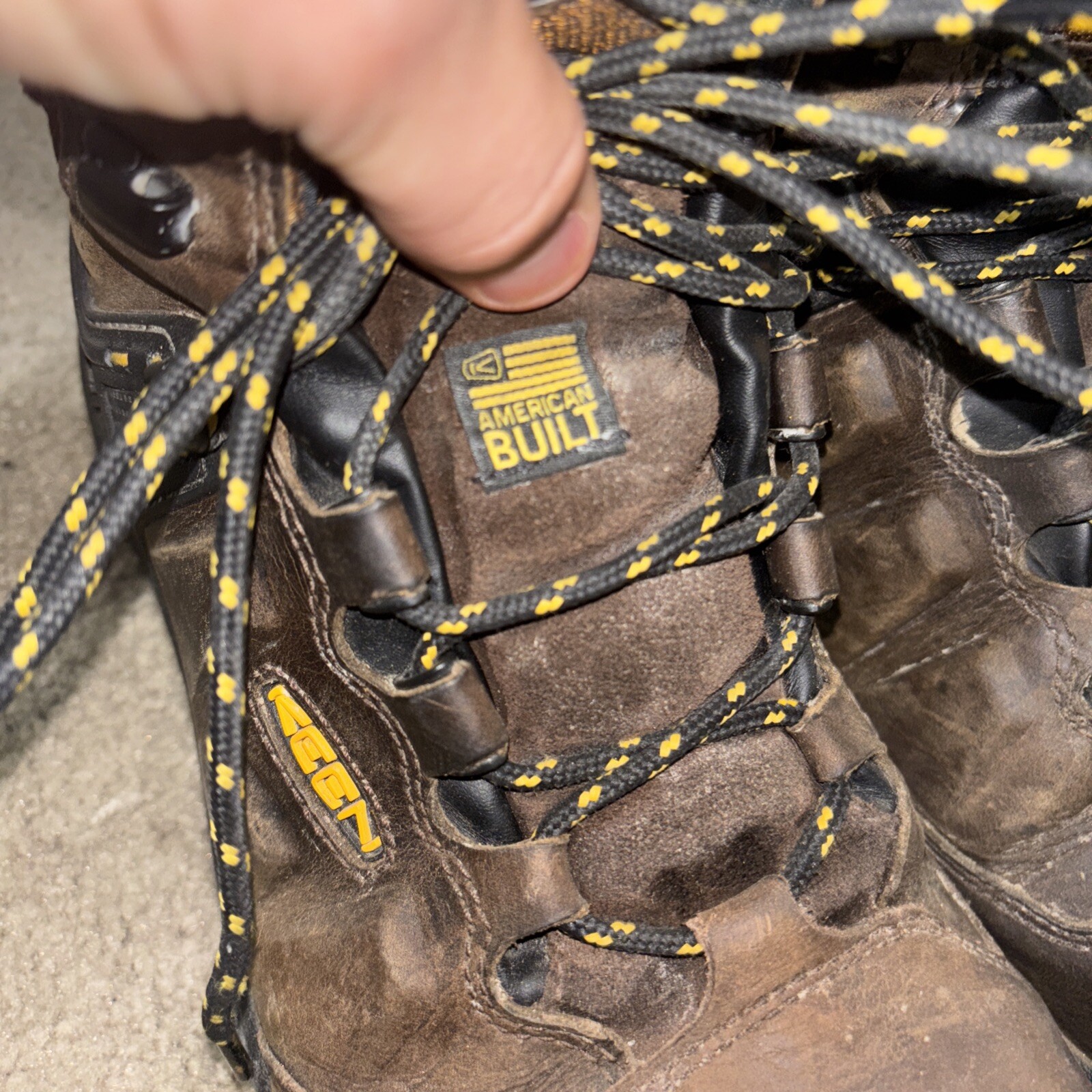 Stivali da lavoro Keen uomo utility punta acciaio ASTM F2413 18 11D marrone caviglia usati in ottime condizioni