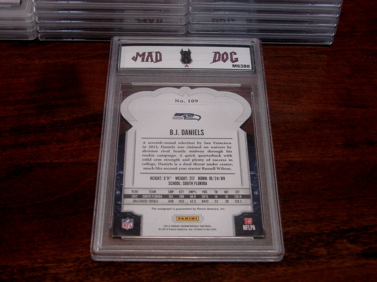 B.J DANIELS Rookie AUTO***2013 Panini CROWN ROYALE CUT MINT 9****49ers---Mad DOG