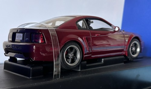 1/18 Autoart Ford Mustang GT 2004 40th Rojo 72856 - Imagen 5 de 10
