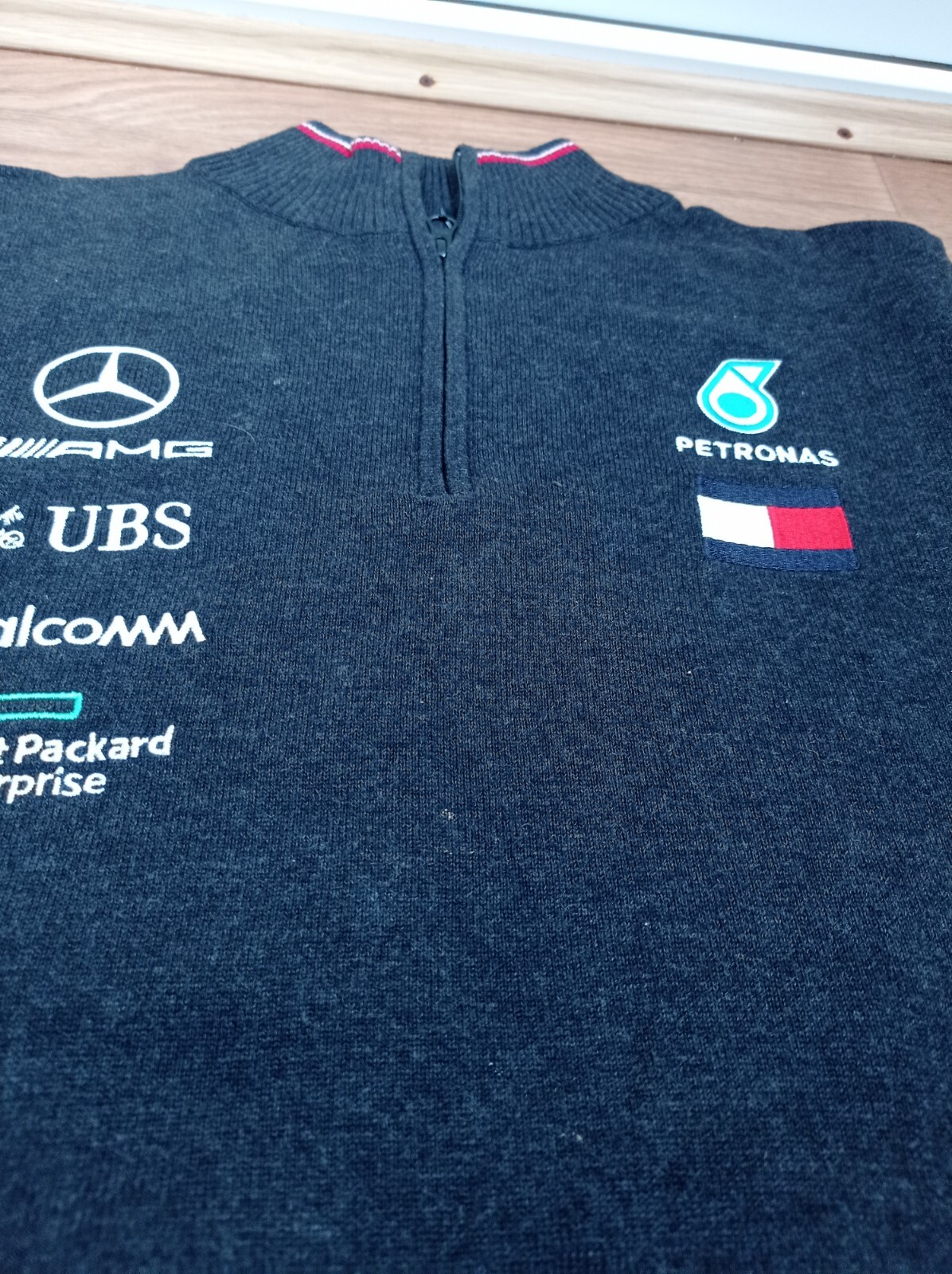 MERCEDES AMG PETRONAS HUGO BOSS F1 TEAM FORMULA ONE RACING JUMPER SWEATER SIZE S thumbnail 3