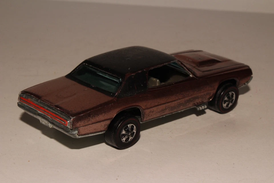 HOT WHEELS REDLINE CUSTOM T-BIRD, MARRÓN METÁLICO/COBRE, HONG KONG, ORIGINAL Foto 3 de 4