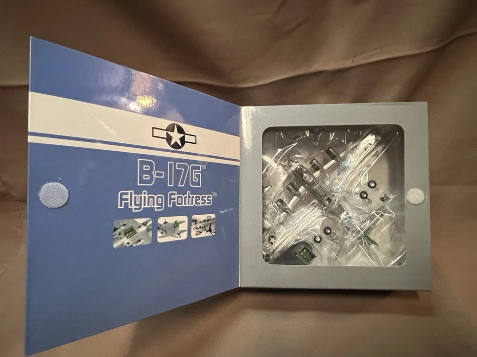 Dragon Models Warbirds Series 1:144 Scale Diecast 1944 B-17G Flying Fortress - Image 2 of 4