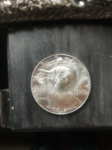 1987 Liberty Silver Eagle, mint beautiful, uncirculated.  American Eagle Silver