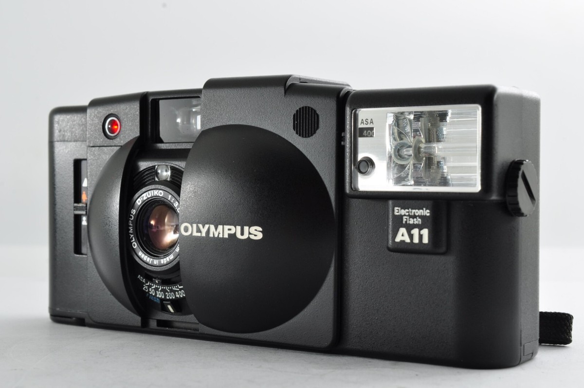 オリンパス　OLYMPUS XA2 + A11 Olympus XA2 Review: A Closer Look at the Point-and-Shoot