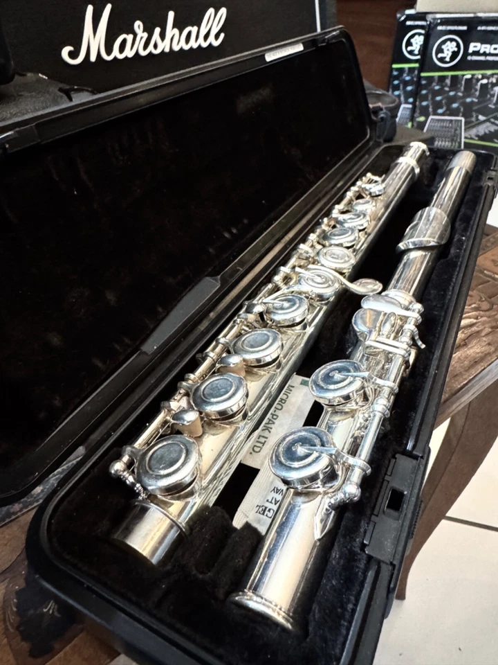 Yamaha YFL-212 - Flauto Traverso, fori chiusi, Mi snodato - Immagine 2 di 4