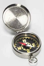 Tomb Raider Lara Croft Aventure Functioning Compass Figure Replica Official NEW