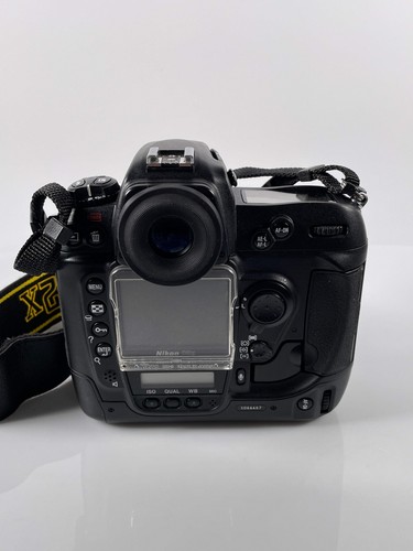 Nikon D2X DSLR Camera Body {12MP} (Body Only) - Picture 4 of 9