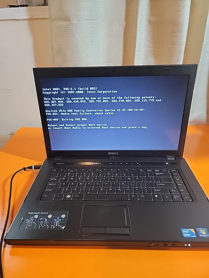 Dell Vostro 3500 Intel Core i3-M370 2,40 GHz 15,6" con batería sin HDD/OS Foto 2 de 4